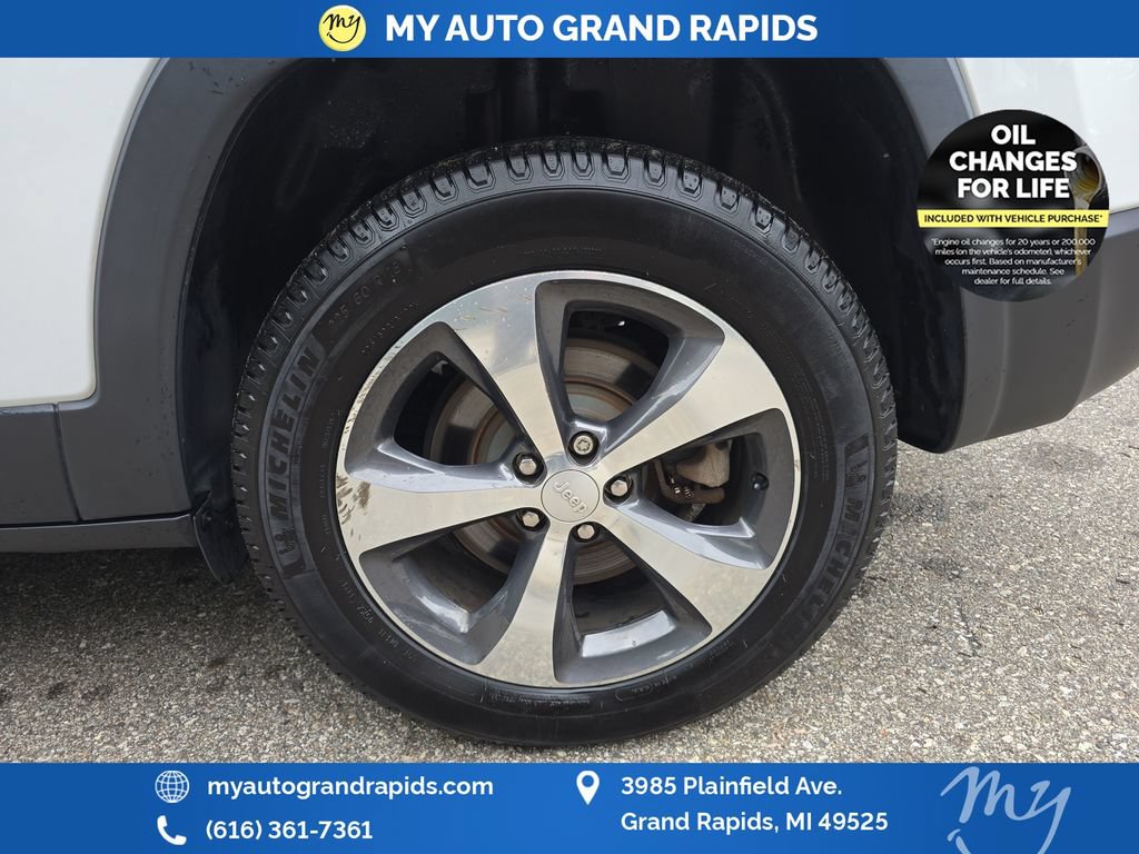 Used 2019 Jeep Cherokee Limited AWD/4WD image 40
