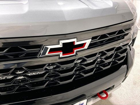 Used 2023 Chevrolet Silverado 1500 ZR2 w/ Technology Package image 30