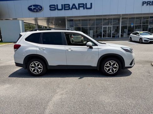 Used 2023 Subaru Forester Premium AWD/4WD image 2