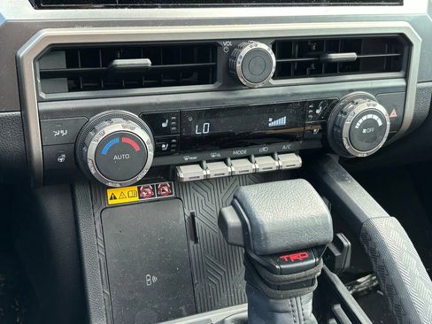 Used 2025 Toyota 4Runner TRD Off-Road Premium AWD/4WD image 11