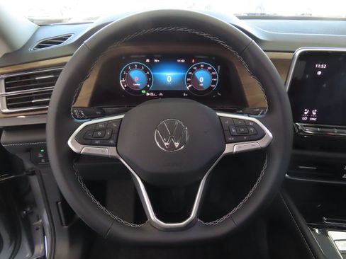 New 2025 Volkswagen Atlas SE image 16