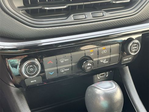 Used 2022 Jeep Compass Altitude image 16