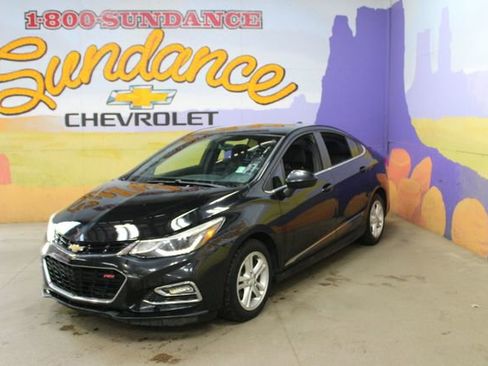 Used 2017 Chevrolet Cruze LT w/ RS Package FWD image 2