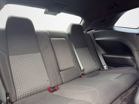 Used 2018 Dodge Challenger SXT RWD image 27