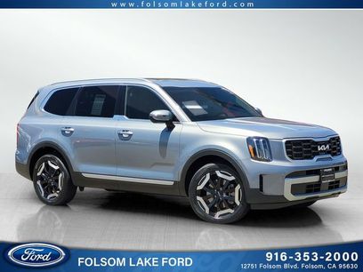 Used 2024 Kia Telluride S w/ S Sunroof Package