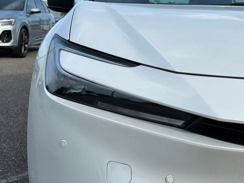 Used 2025 Toyota Prius LE FWD image 39