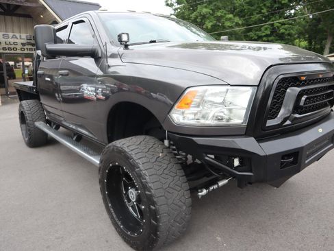 Used 2018 RAM 2500 Tradesman w/ Chrome Appearance Group AWD/4WD image 3