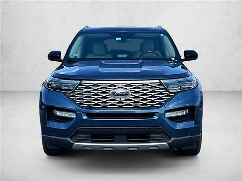 Used 2020 Ford Explorer Platinum w/ Premium Technology Package image 2