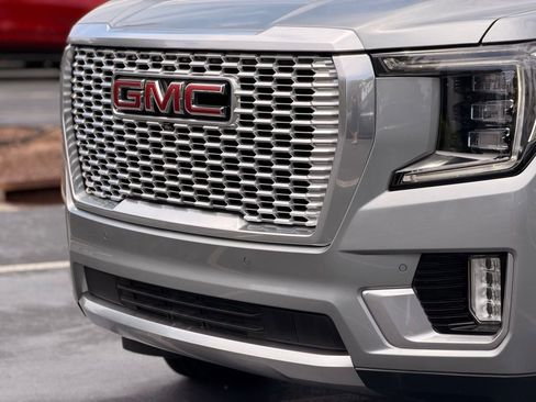 Used 2024 GMC Yukon XL Denali RWD image 10
