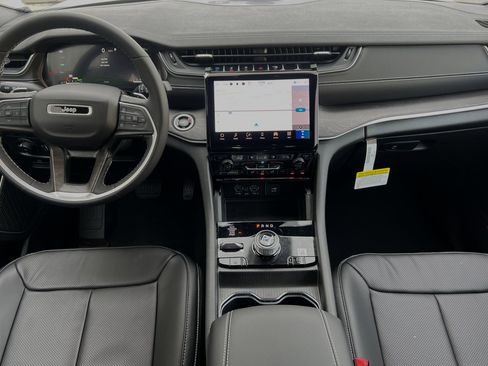 New 2024 Jeep Grand Cherokee Limited 4xe w/ Luxury Tech Group II image 11