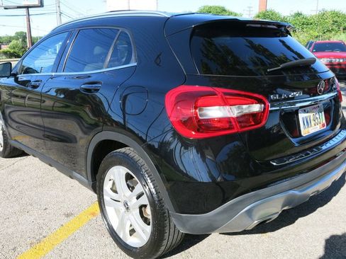 Used 2020 Mercedes-Benz GLA 250 4MATIC image 3
