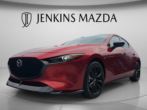 Certified 2025 MAZDA MAZDA3 Hatchback w/Premium Plus Pkg image 4