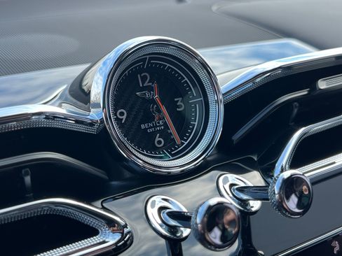 Used 2022 Bentley Bentayga Speed AWD/4WD image 28