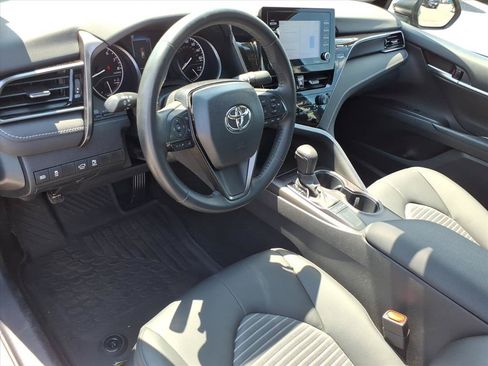 Used 2024 Toyota Camry SE FWD image 11