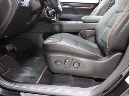 New 2026 GMC Acadia AT4 w/ Luxury Package AWD/4WD image 21