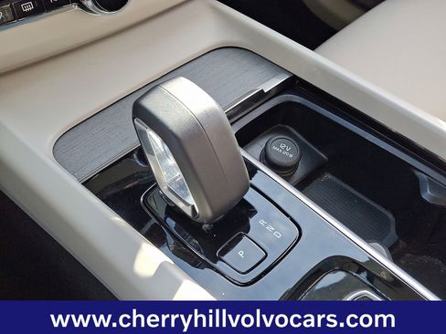 Certified 2023 Volvo XC60 B5 Plus image 16