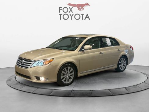 Used 2012 Toyota Avalon Limited FWD image 1