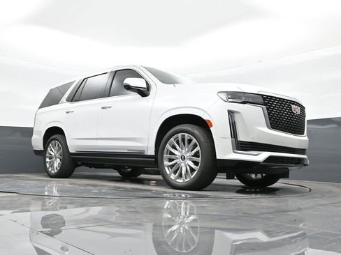 Used 2023 Cadillac Escalade Premium Luxury w/ Performance Package image 40