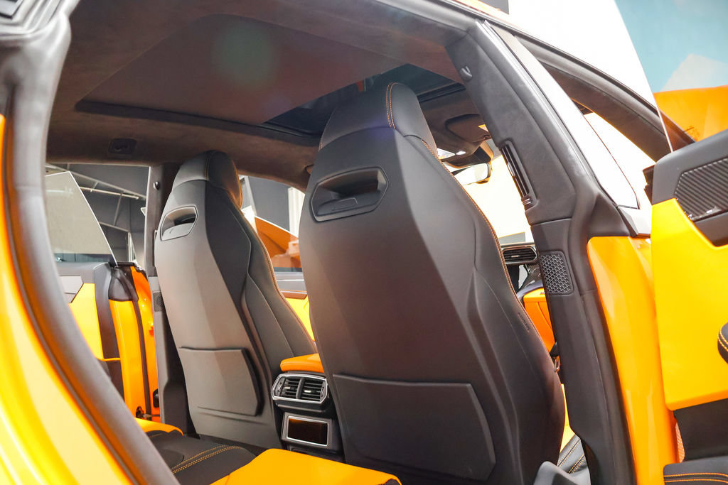 Used 2021 Lamborghini Urus AWD/4WD image 46