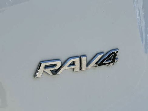 Used 2017 Toyota RAV4 LE w/ All Weather Liner Package AWD/4WD image 23
