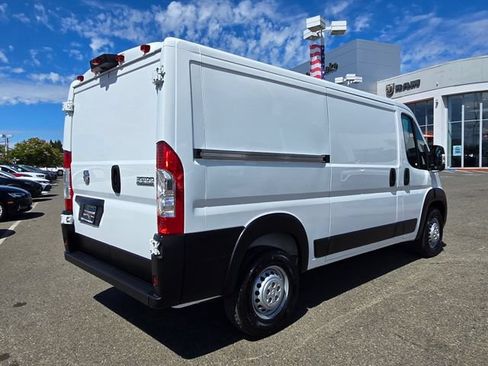 Used 2025 RAM ProMaster 2500 FWD image 4