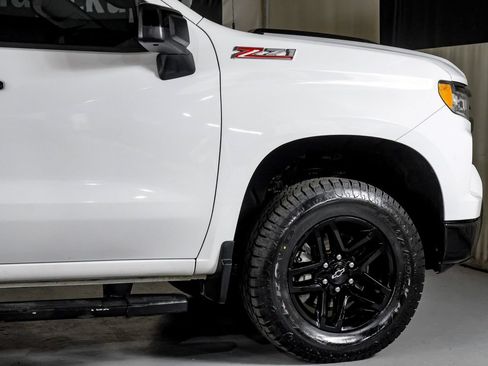 Used 2022 Chevrolet Silverado 1500 LT Trail Boss w/ Convenience Package II AWD/4WD image 7