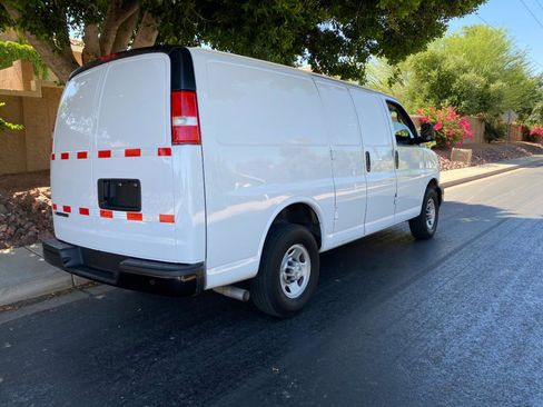 Used 2021 Chevrolet Express 2500 RWD image 7