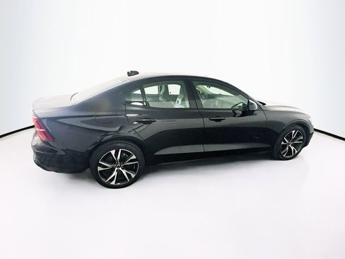 Used 2024 Volvo S60 B5 Core image 10