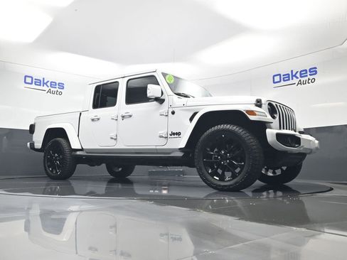Used 2023 Jeep Gladiator Overland image 38