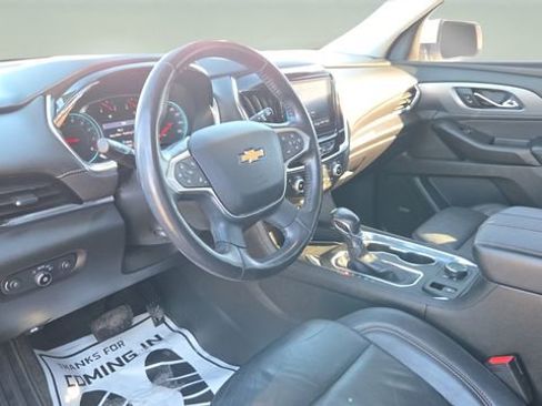 Used 2021 Chevrolet Traverse Premier image 36