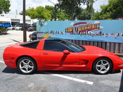 Used 2004 Chevrolet Corvette Coupe w/ Roof Package RWD image 32