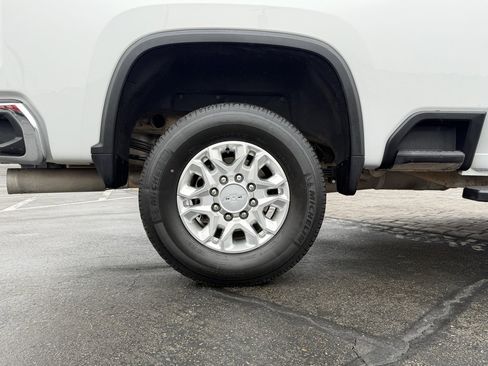 Used 2024 Chevrolet Silverado 2500 LTZ image 5