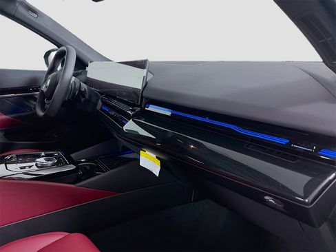 New 2025 BMW 530i xDrive image 31