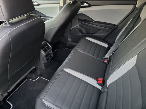 Used 2023 Volkswagen Taos SEL image 21