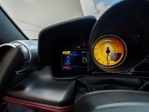 Used 2021 Ferrari F8 Tributo image 61