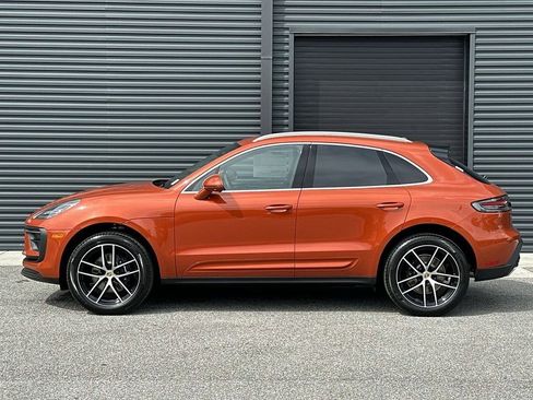Certified 2025 Porsche Macan AWD/4WD image 2