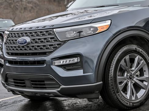 Used 2023 Ford Explorer XLT w/ Equipment Group 202A image 2