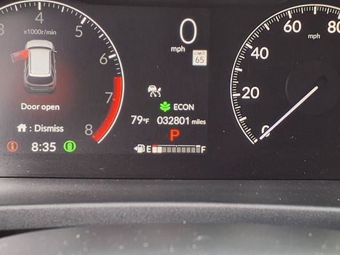 Used 2024 Honda Pilot Touring image 23