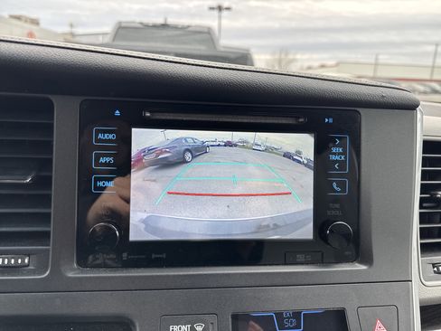 Certified 2017 Toyota Sienna XLE image 20