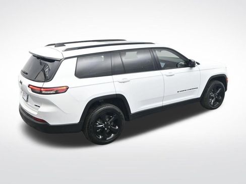 Used 2025 Jeep Grand Cherokee L Limited w/ Luxury Tech Group II image 28