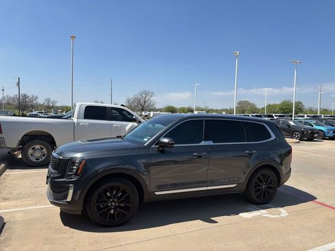 Used 2022 Kia Telluride SX w/ Towing Package image 4