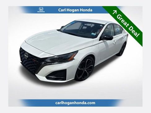 Used 2023 Nissan Altima 2.5 SR FWD image 1
