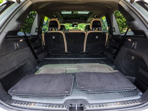 Used 2025 Volvo XC90 B5 Plus AWD/4WD image 22
