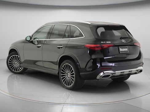 New 2026 Mercedes-Benz GLC 300 image 2