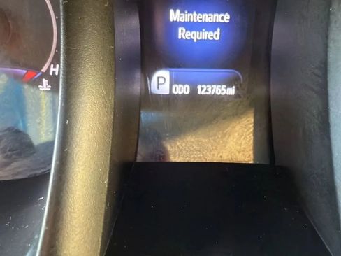 Used 2018 Toyota Avalon Limited image 17