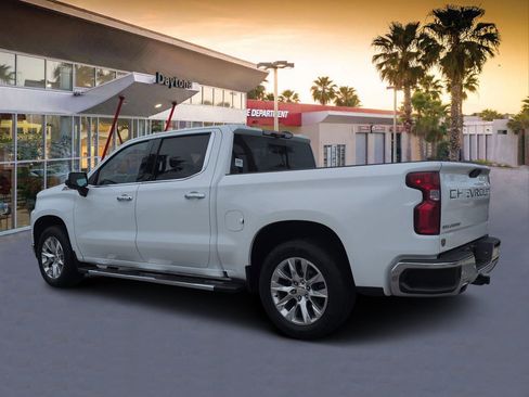 Used 2021 Chevrolet Silverado 1500 LTZ w/ LTZ Premium Package AWD/4WD image 5