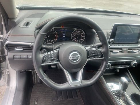 Used 2019 Nissan Altima 2.5 SR FWD image 24