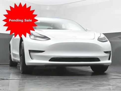 Used 2019 Tesla Model 3 Standard Range Plus image 46