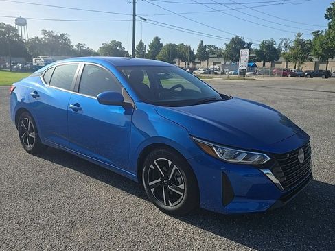 Used 2025 Nissan Sentra SV FWD image 8