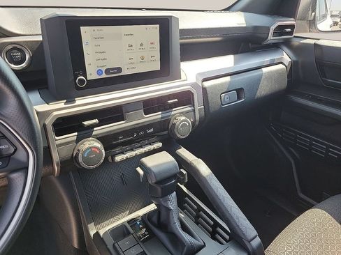 Used 2025 Toyota 4Runner SR5 AWD/4WD image 20